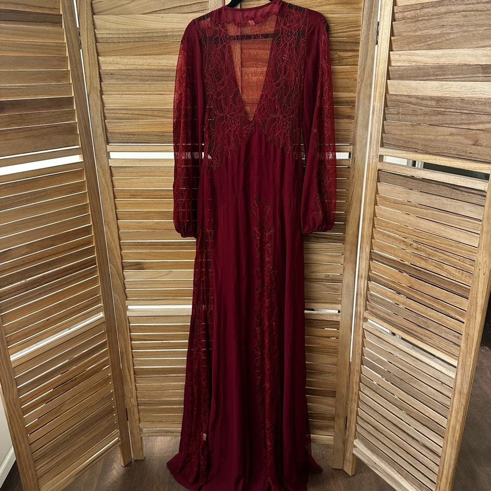 Stone Cold Fox Red Vermont Lacs Gown in burgundy size XS/S - Picture 10 of 10